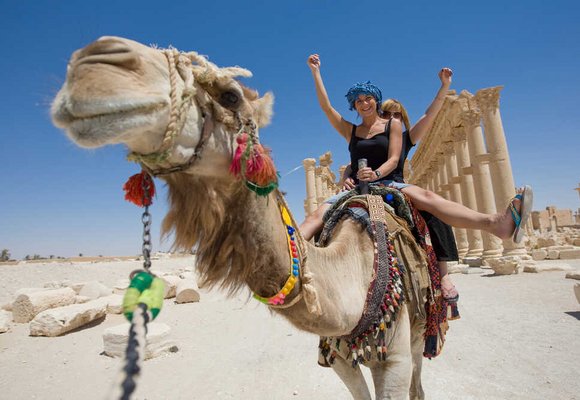 Ubezpieczenie turystyczne do Egiptu – jak wybierać polisę i o czym pamiętać