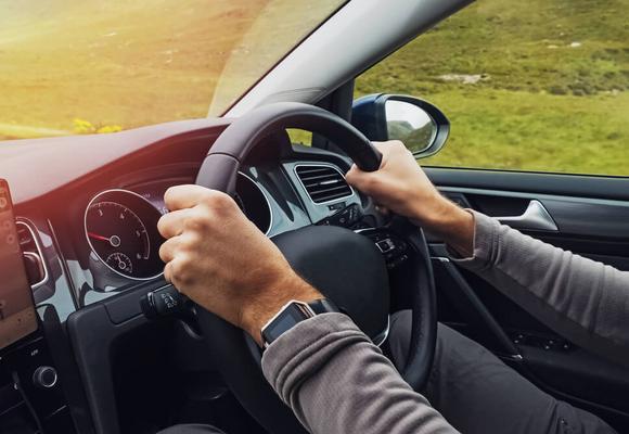 auto z kierownicą po prawej stronie