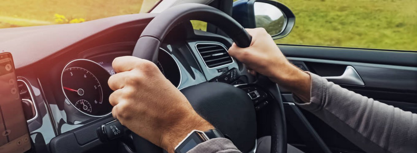 auto z kierownicą po prawej stronie