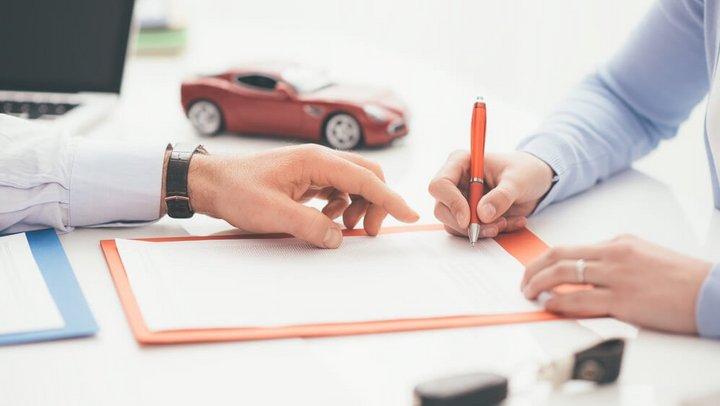 Podpisanie umowy - przerejestrowanie samochodu