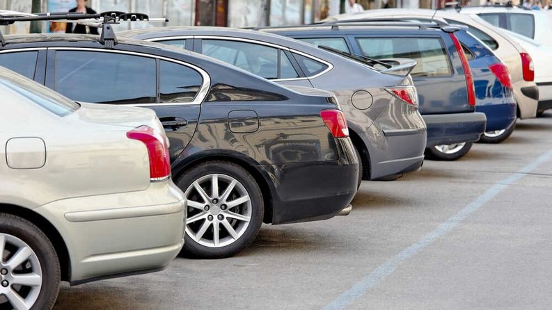 Szkoda parkingowa jak się zachować, o czym pamiętać? UNIQA