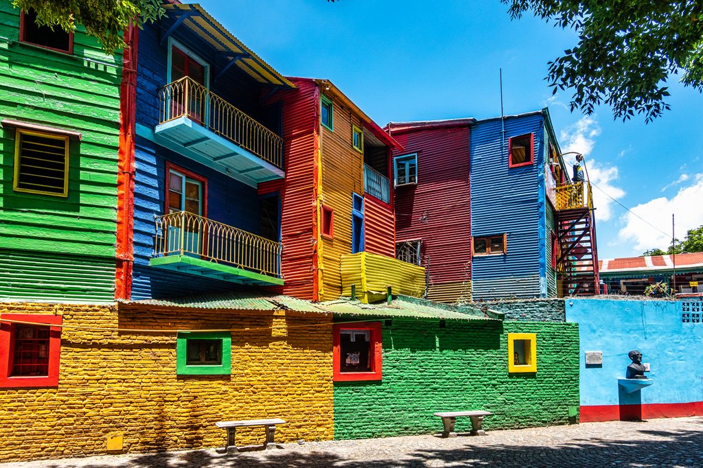 Kolorowa dzielnica La Boca w Buenos Aires Tętniące życiem Buenos Aires – stolica Argentyny, tango, architektura i kultura latynoska