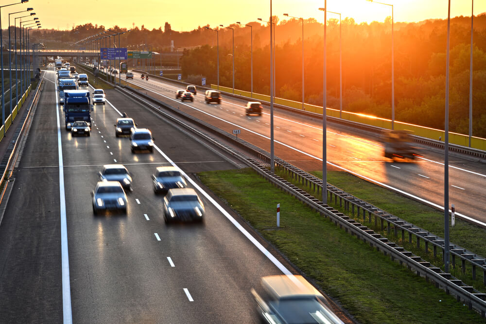 Autostrady w Polsce – jak dużo ich jest i jak z nich korzystać? Jakie są opłaty za autostrady i drogi ekspresowe w Polsce?